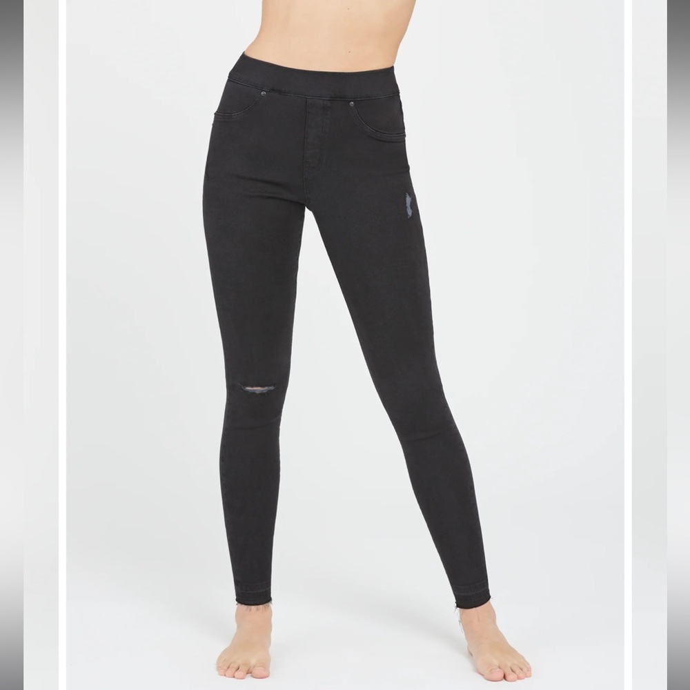 NWT Spanx Vintage Distressed Washed Black Ankle Pull-on Skinny Jeans Size Large